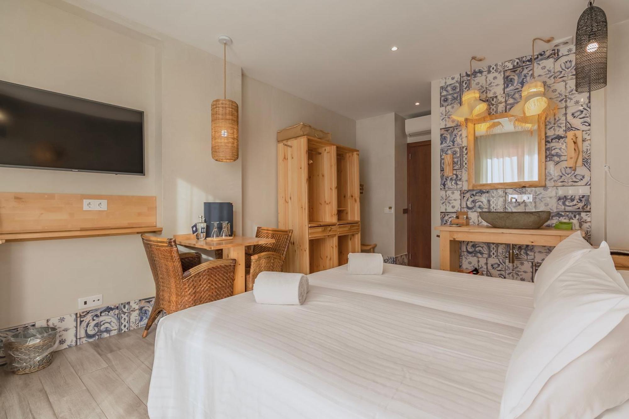 Standard Double or Twin Room Guesthouse,1536934765:JPEG